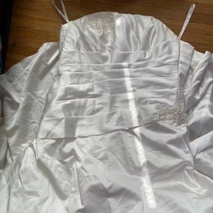 Plus size wedding dress